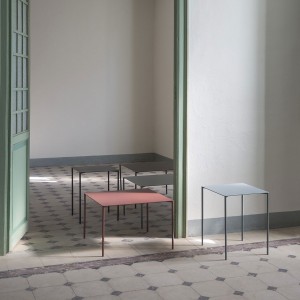 Mesa auxiliar Trazo exclusiva y versátil para interiores de Kendo.