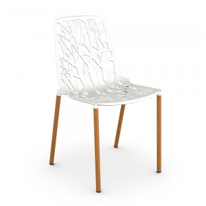 Silla Iroko Forest moderna para ambientes exteriores de Fast. Sillas para terrazas.