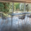 Sillón Iroko Forest ideal para ambientes exteriores de Fast. Sillones para terrazas.
