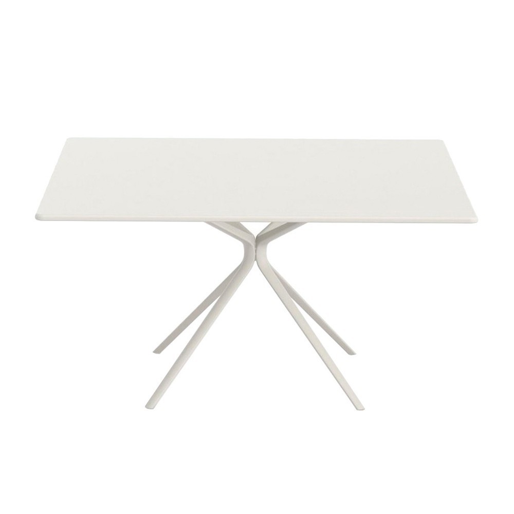 Mesa Moai Cuadrada perfecta para espacios exteriores de Fast. Mesas para terrazas.