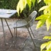Silla Niwa de diseño moderno perfecta para espacios exteriores de Fast.