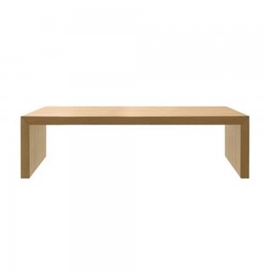 Versátil Banco Closed medium Andreu World. Diseño clásico en madera.