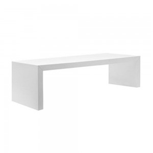 Versátil Banco Closed medium Andreu World. Diseño clásico en madera.