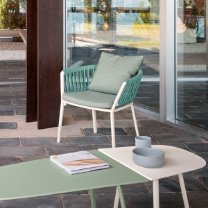 Sillón Lounge Ria versatil y cómodo para espacios exteriores modernos de Fast.