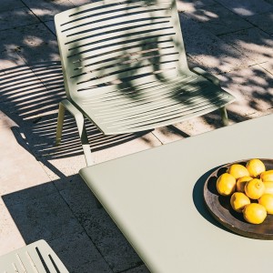 Mesa Zebra Regulable de Exterior Resistente a Todas las Estaciones catalogo Fast.