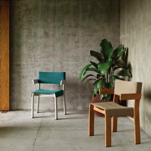 Silla de comedor con brazos en alumino, exterior Kettal de la colección Band.