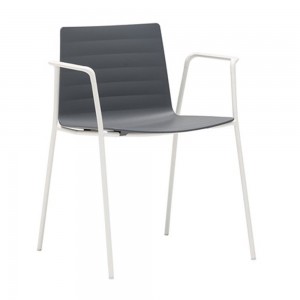 Silla Flex Andreu World. Sillas modernas ideales para exteriores.