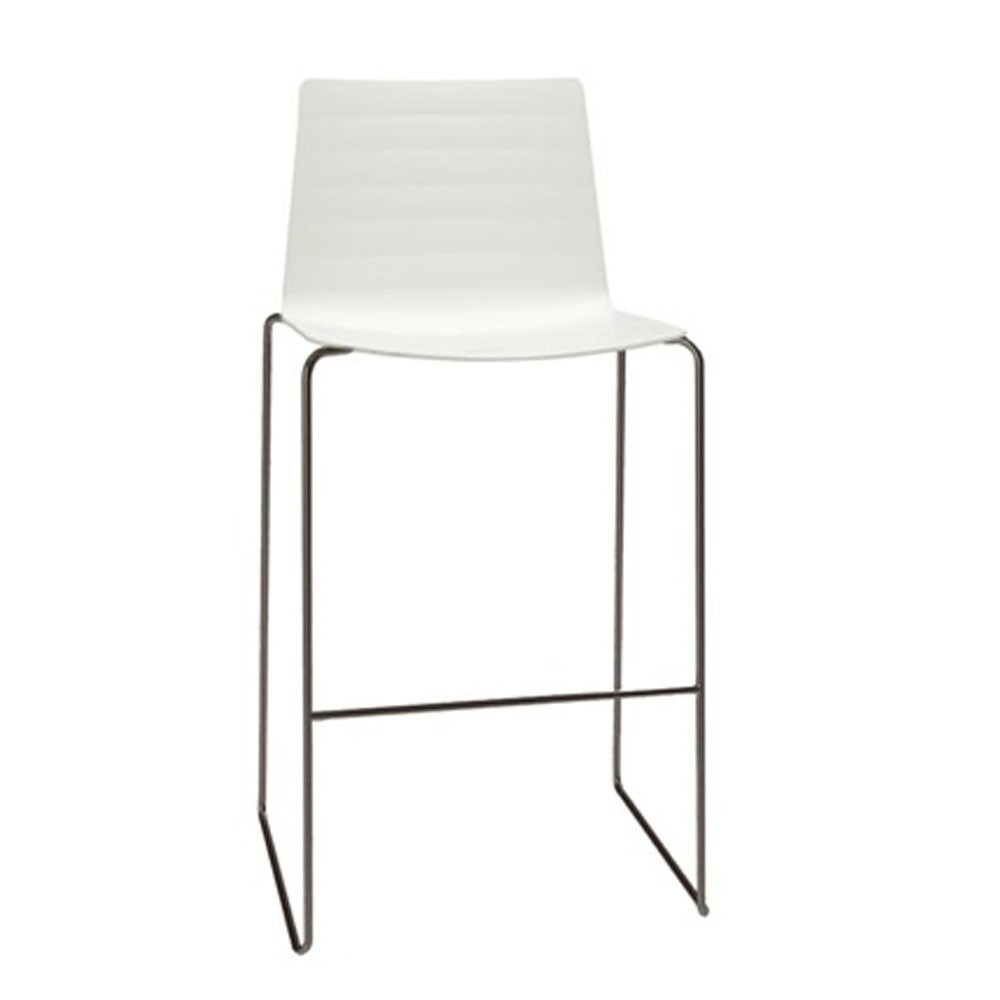 Taburete Flex Andreu World. Sillas modernas ideales para exteriores.