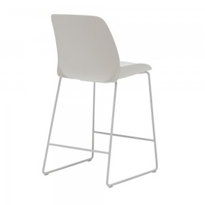 Taburete Nuez respaldo Outdoor Andreu World diseño ideal para exteriores.