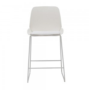 Taburete Nuez respaldo Outdoor Andreu World diseño ideal para exteriores.