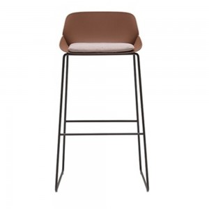 Taburete Nuez Outdoor Andreu World. Diseño moderno ideal para exterior.