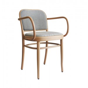 Sillón N. 811 Tapizado de GTV Thonet Vienna. Clásico sillón de diseño de salón.