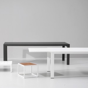 Mesa extensible 8 a 12 personas aluminio, colección Landscape de Kettal.