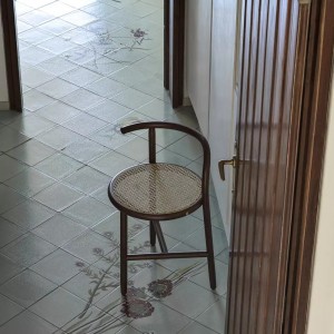 Taburete Single Curve 3 Patas de GTV Thonet Vienna. Taburetes de diseño.