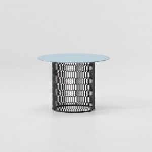 Mesa auxiliar Ø60 exterior con base en aluminio colección Mesh de Kettal.
