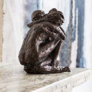 Escultura Intense love Gardeco. Escultura moderna