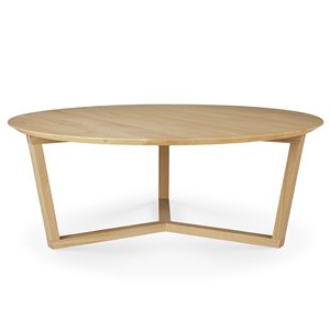 Mesa centro Tripod de Ethnicraft. Muebles modernos para salón y contract.