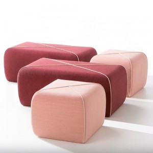 Pouf Crossed de B-Line. Muebles y complementos de exterior e interior.