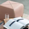 Pouf Crossed de B-Line. Muebles y complementos de exterior e interior.