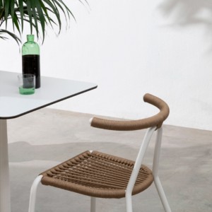 Silla Toro Cuerdas de B-Line. Muebles y complementos de exterior e interior.