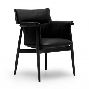Silla E005 Embrace Chair en piel de Carl Hansen and Son. Sillas nordicas.