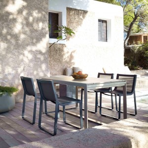 Mesa Flat Rectangular de Gandia Blasco. Mesa de diseño para exterior.