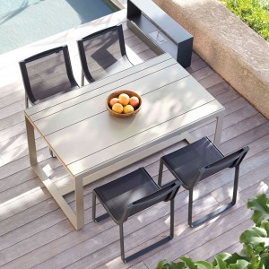 Mesa Flat Rectangular de Gandia Blasco. Mesa de diseño para exterior.