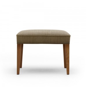 Reposapiés FH420 Heritage cómodo y elegante diseñado por Carl Hansen and Son.