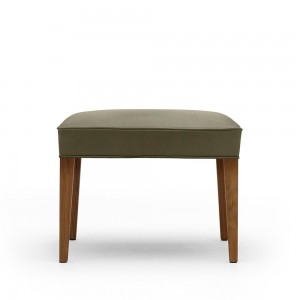 Reposapiés FH420 Heritage cómodo y elegante diseñado por Carl Hansen and Son.