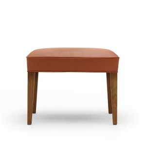 Reposapiés FH420 Heritage cómodo y elegante diseñado por Carl Hansen and Son.