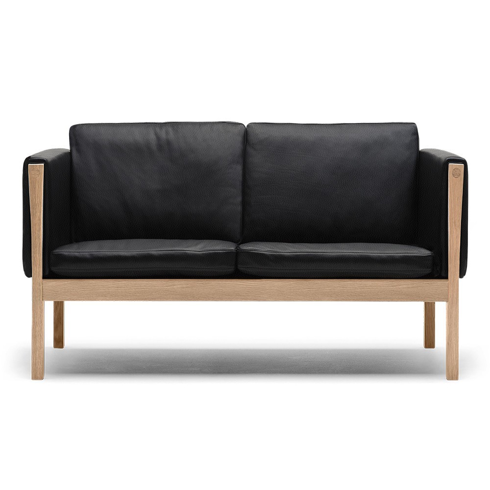 Sofá CH162 en piel de Carl Hansen and Son. Sofás de diseño moderno.   