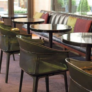Butaca apilable de policarbonato Papyrus Kartell. Ideal para salón o jardín.