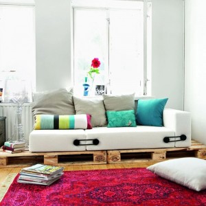 Puf tapizado Trix de Kartell. Mueble de diseño original para salón.