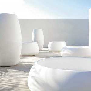 Macetero Sahara de Gandía Blasco. Macetero de diseño para jardín o terraza.