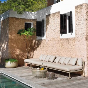 Macetero Sahara de Gandía Blasco. Macetero de diseño para jardín o terraza.