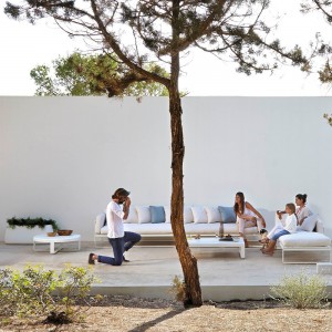 Macetero Sahara de Gandía Blasco. Macetero de diseño para jardín o terraza.