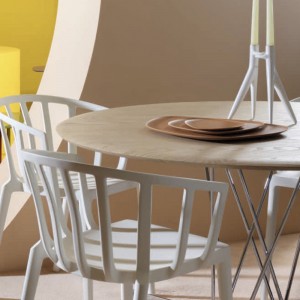 Mesa Viscount of Wood Kartell. Elegante mesa comedor redonda de madera.