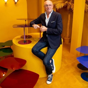 Mesa auxiliar Thierry Indoor Kartell. Mesa de centro en vidrio de color.