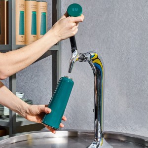 Botella Sowden de Hay. Complementos originales modernos y de alta calidad.