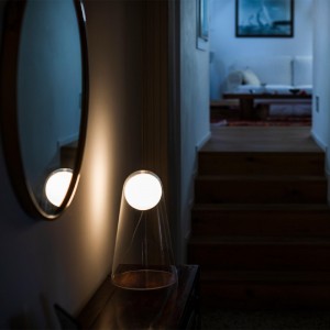 Lámpara con cuerpo de cristal soplado Satellight de Foscarini. Lamparas de vidrio