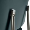 Silla Revolt de material reciclado ideal para espacios interiores de Hay.