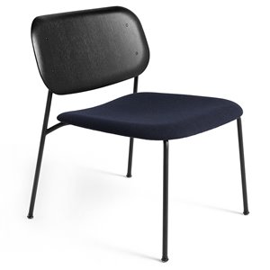 Butaca Soft Edge 10 Lounge asiento tapizado y de madera para interiores de Hay.