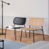 Butaca Soft Edge 10 Lounge asiento tapizado y de madera para interiores de Hay.