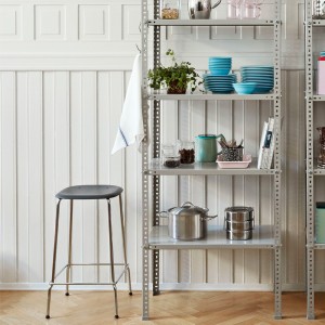 Taburete Soft Edge 80 de madera y acero de Hay para cafés y restaurantes.