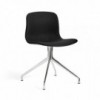 Silla AAC 11 tapizada y de aluminio de Hay ideal para espacios modernos.