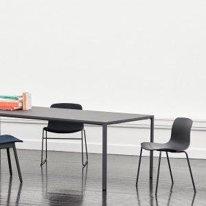 Silla AAC 16 de acero y polipropileno de Hay ideal para las oficinas.