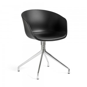 Silla AAC 20 de acero y polipropileno de Hay ideal para espacios modernos.