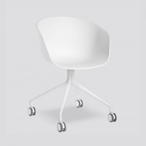 Silla nórdica de acero y polipropileno AAC 24 de Hay ideal para espacios modernos.