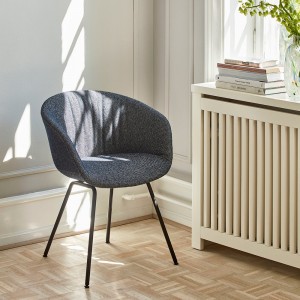 Silla AAC 27 tapizado Soft de Hay. Silla de diseño tapizada.