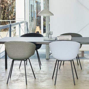 Silla AAC 27 tapizado Soft de Hay. Silla de diseño tapizada.